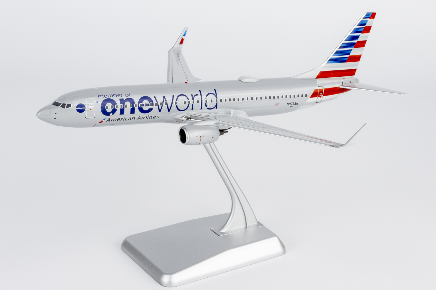 アメリカン航空　ポーイング737-800 1:200 Amazon.com: GeminiJets Boeing 737-800 Commercial Aircraft