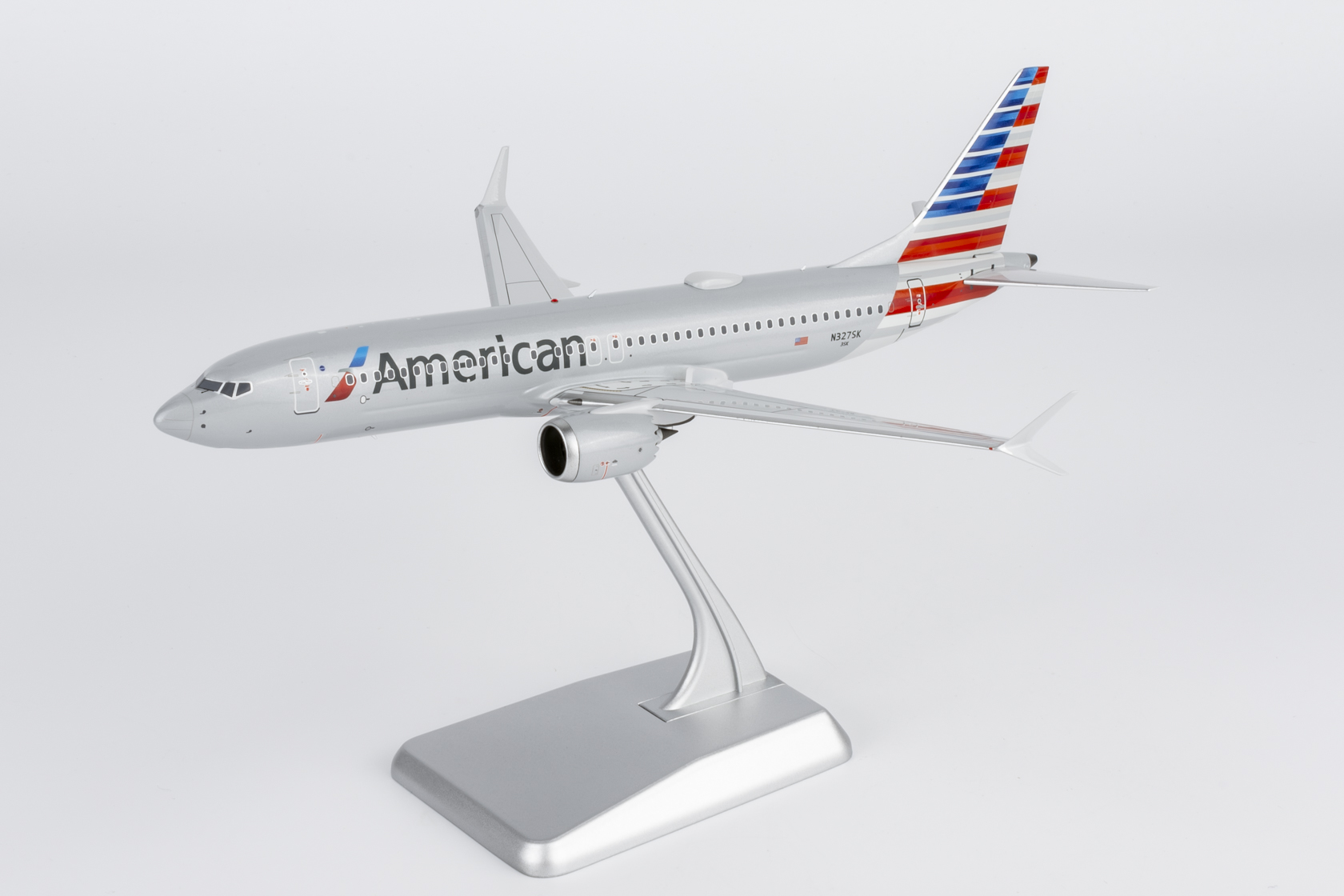 Boeing 737 1/200 スケールモデル Amazon.com: Boeing Unified 737 MAX 8 1:200 Model : Arts