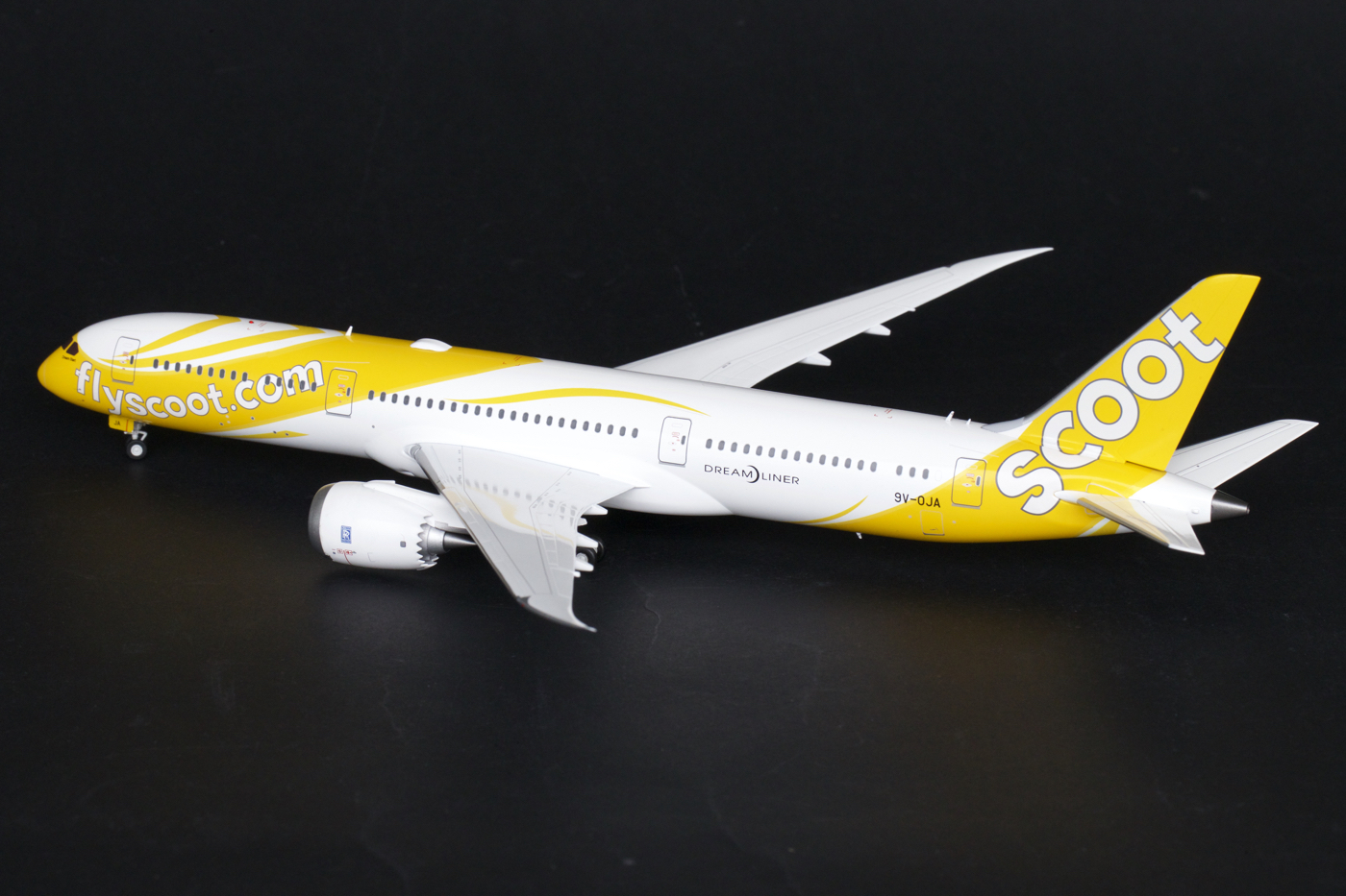 Scale Model Store.com :: JC Wings 1:200 - XX2755 - Scoot Boeing 787-9