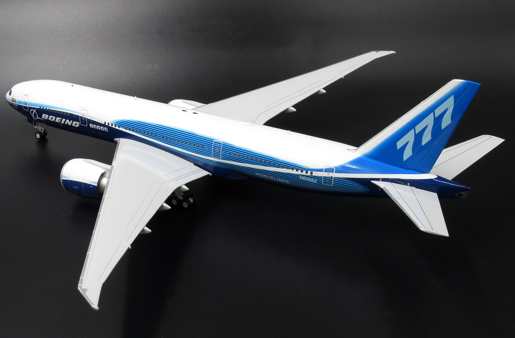 Новые модели самолетов. Модель самолета Боинг 777. Boeing 747 модель. Модель Boeing 777-200. Крыло самолет Boeing 777-200.