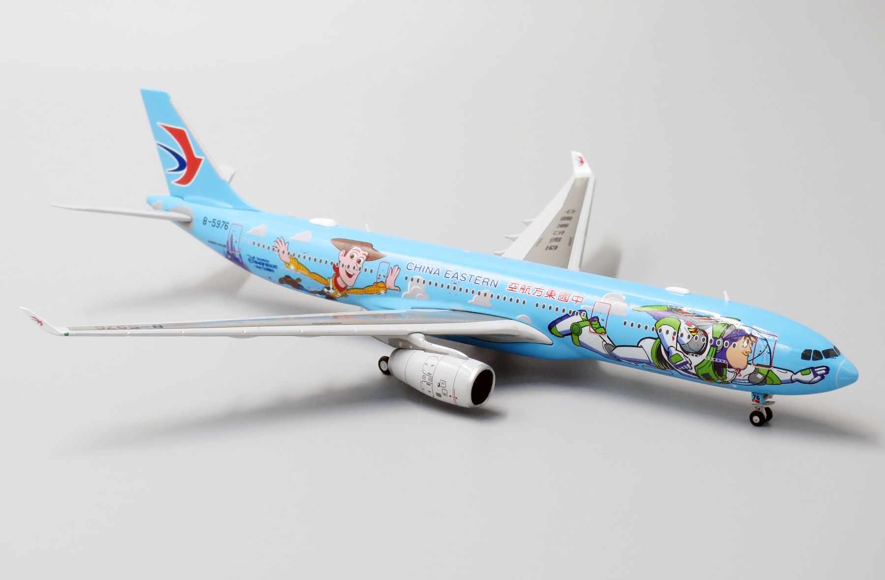 B-5976 JC Wings 1:400 Diecast Models  EW4333001 China Eastern A330-300 Reg 