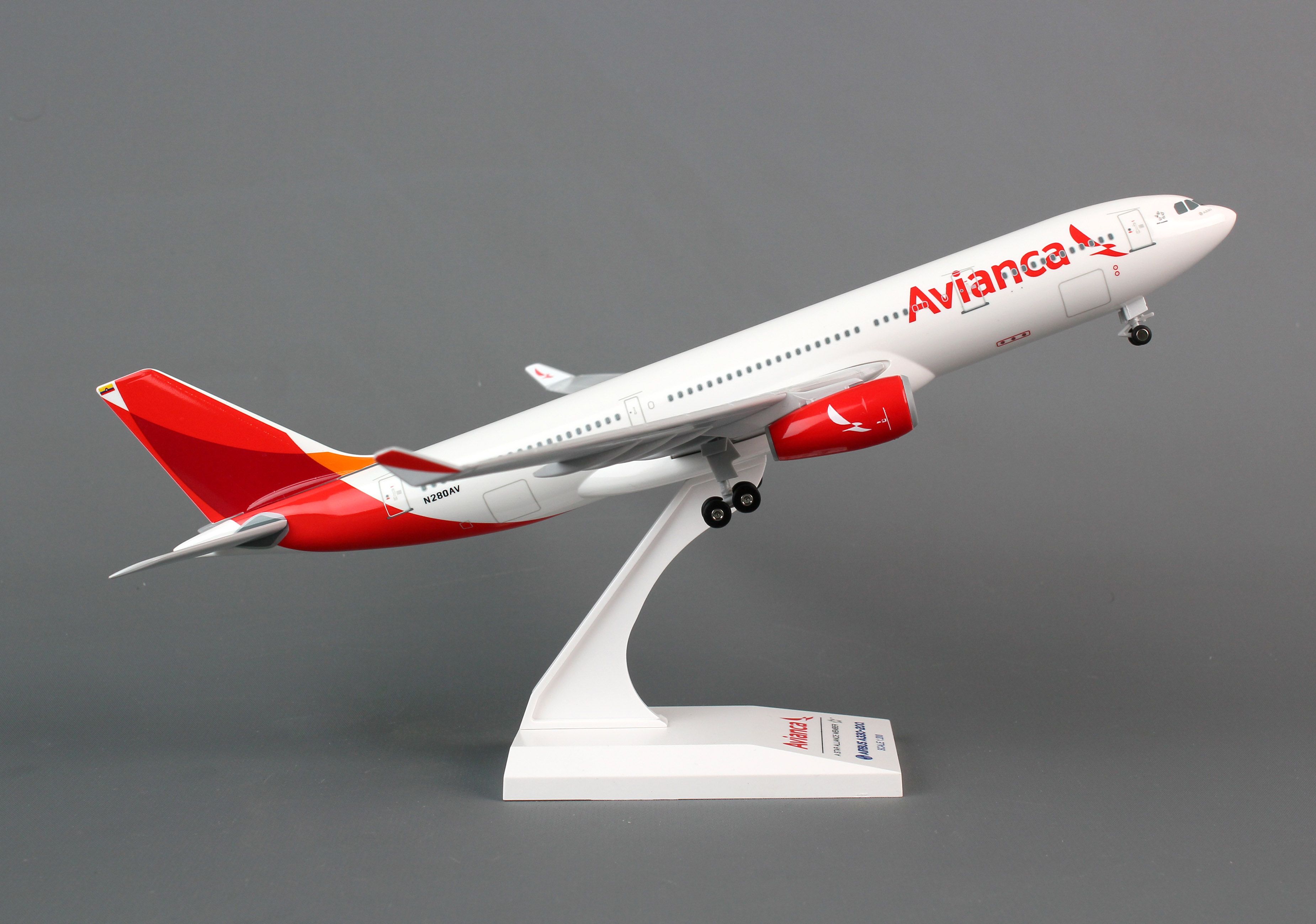 DHL Boeing 757-200 HP-2010 Avec Socle Échelle 1:200 Inflight200