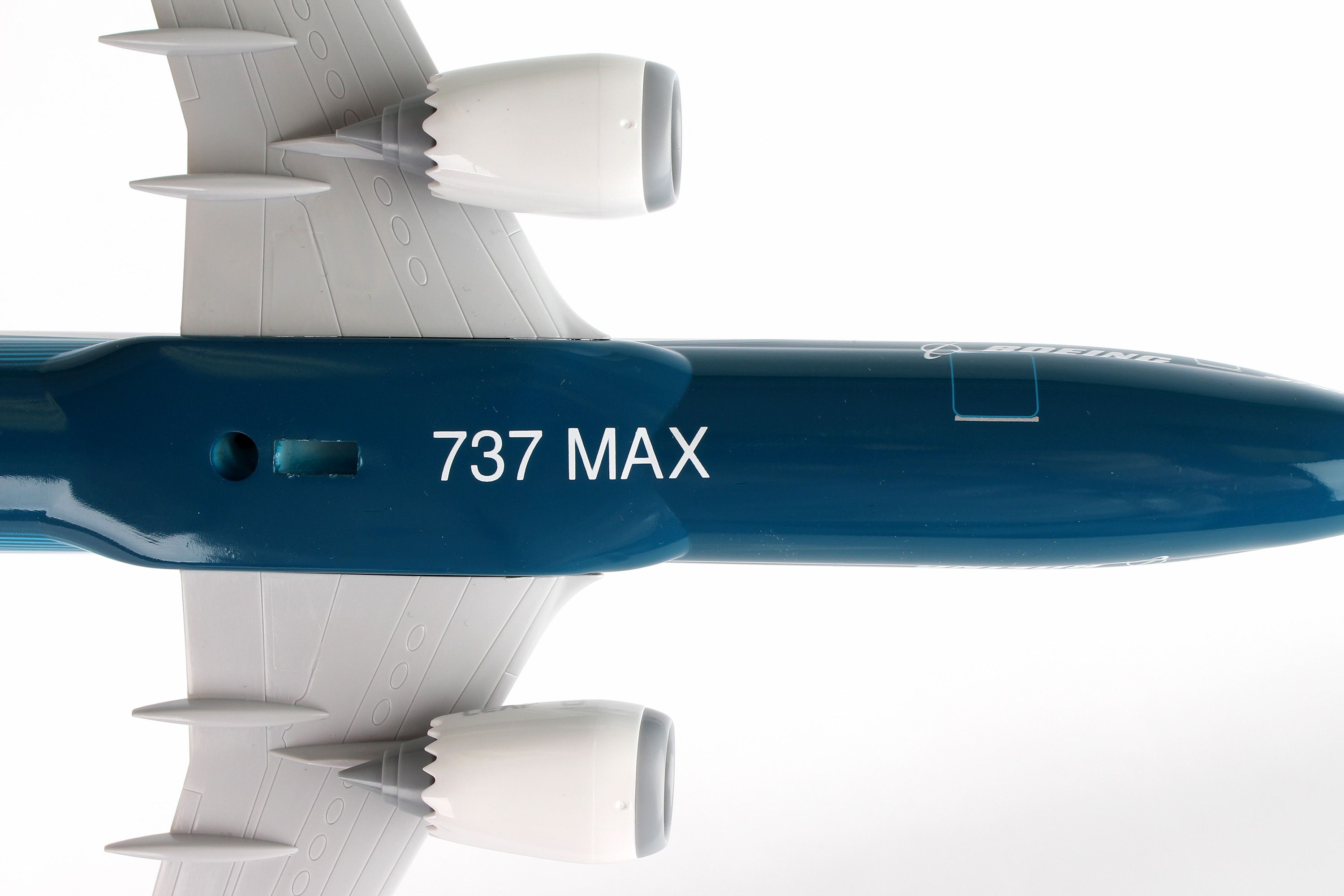 Daron Skymarks Boeing House 737-MAX8 1/130 Model Aircraft 