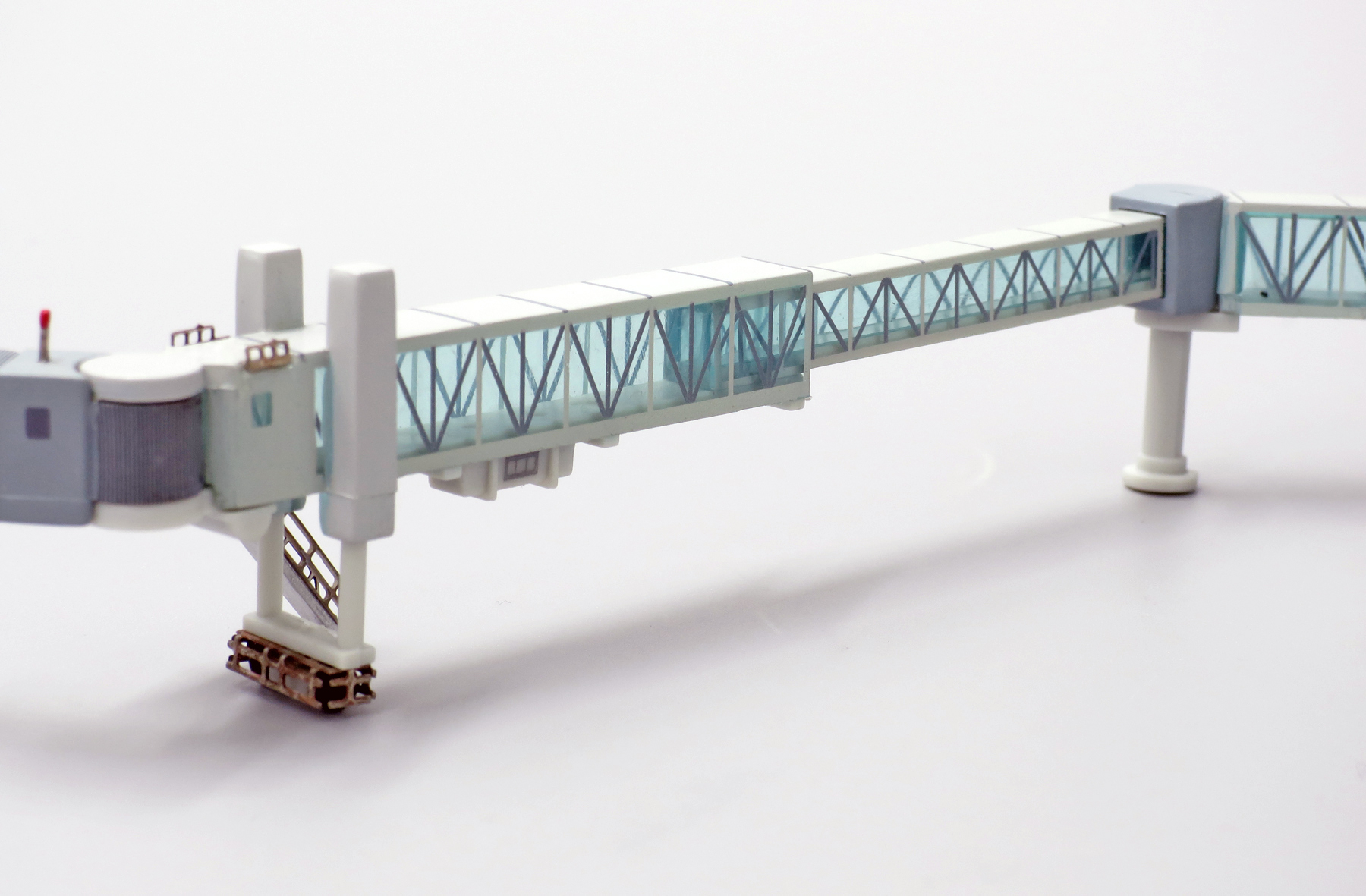 JC Wings 1400 LH4136 Air Passenger Bridge