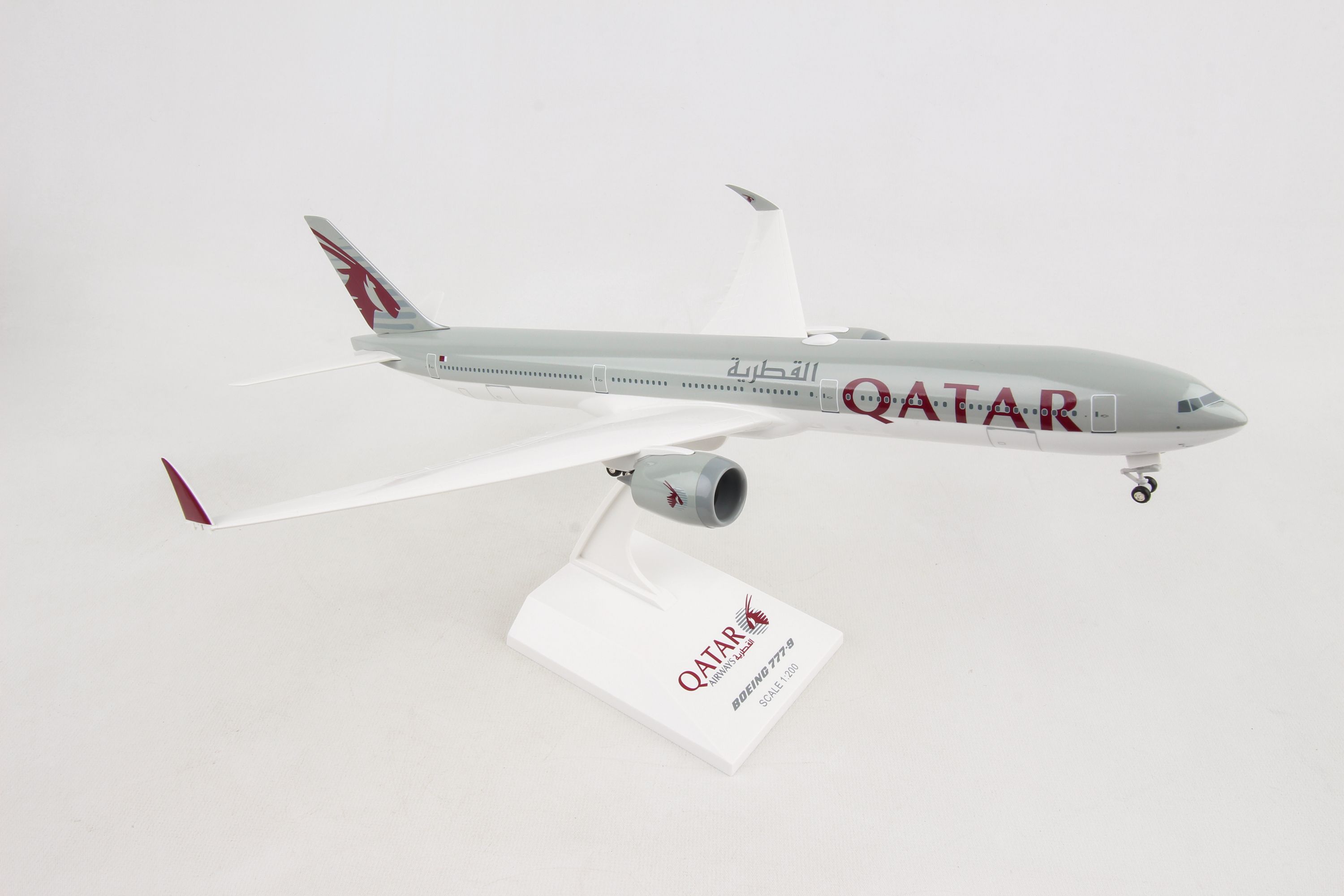QATAR Airways 1/200 Boeing 777-300ER Scale Collectible Model Plane B777 A7-BEJ 