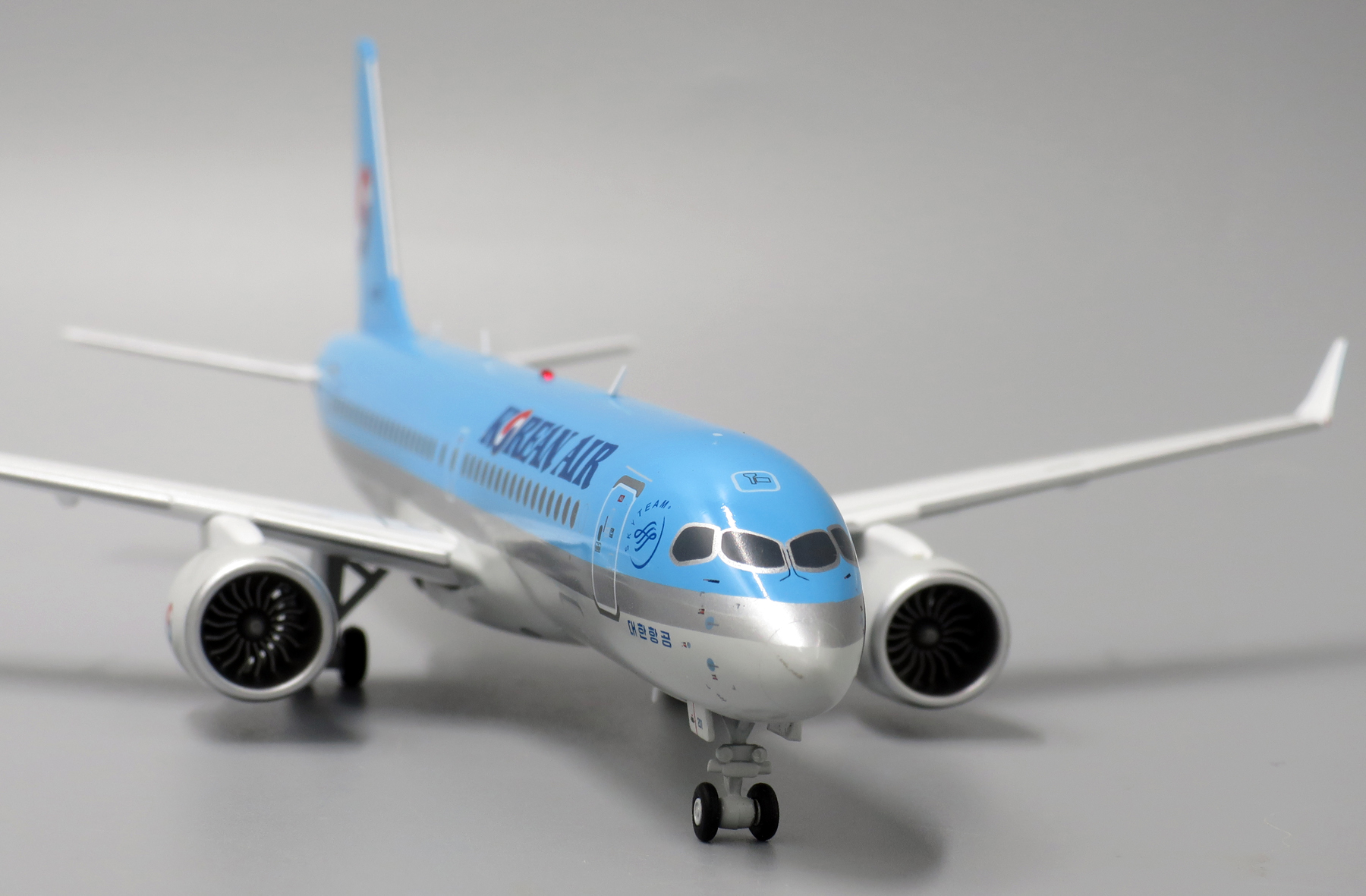 ScaleModelStore.com :: JC Wings 1:200 - EW2CS3001 - Korean Air 