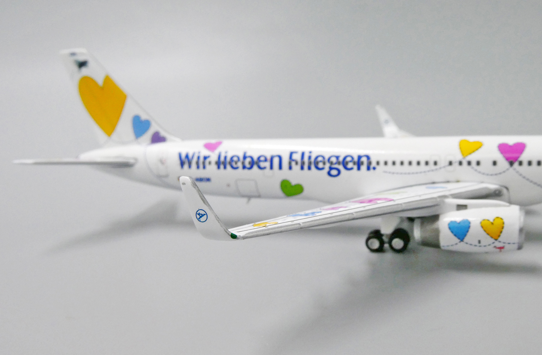 JC Wings JCW4154 1:400 Condor Boeing 757-300 pre-Painted//pre-Built W Reg #D-ABON Wir lieben Fliegen Livery