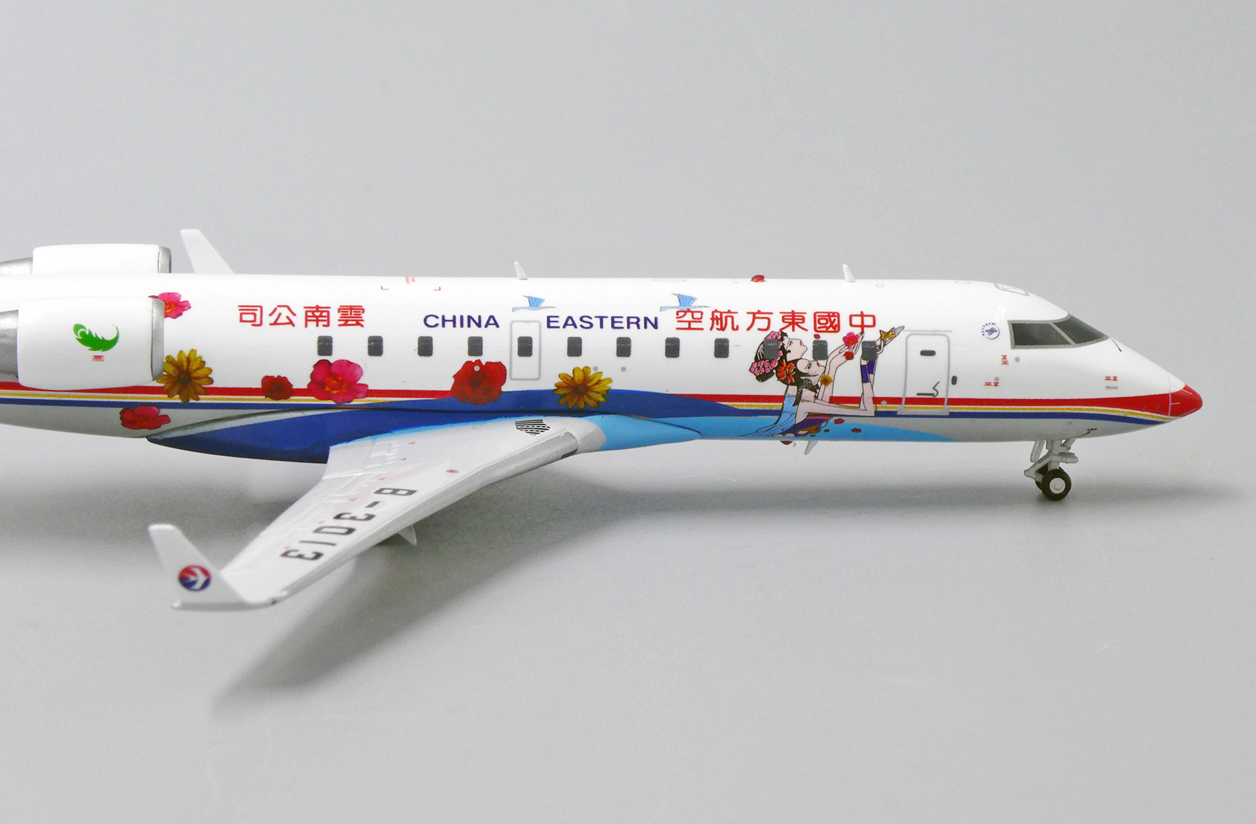 NG model 52004 Bombardier CRJ-200 China Eastern Airlines B-3071  in 1:200 scale 