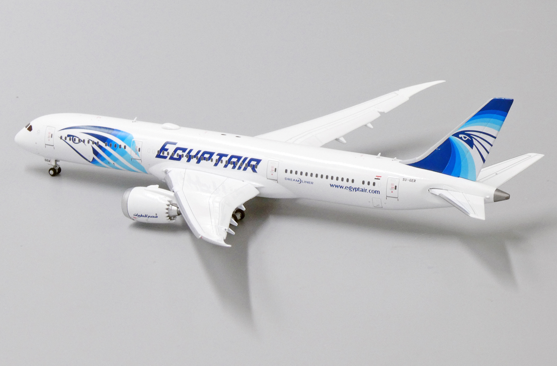 300 en métal moulé FJCY 20 cm modèle davion Egyptair Boeing 787 modèle davion 1 