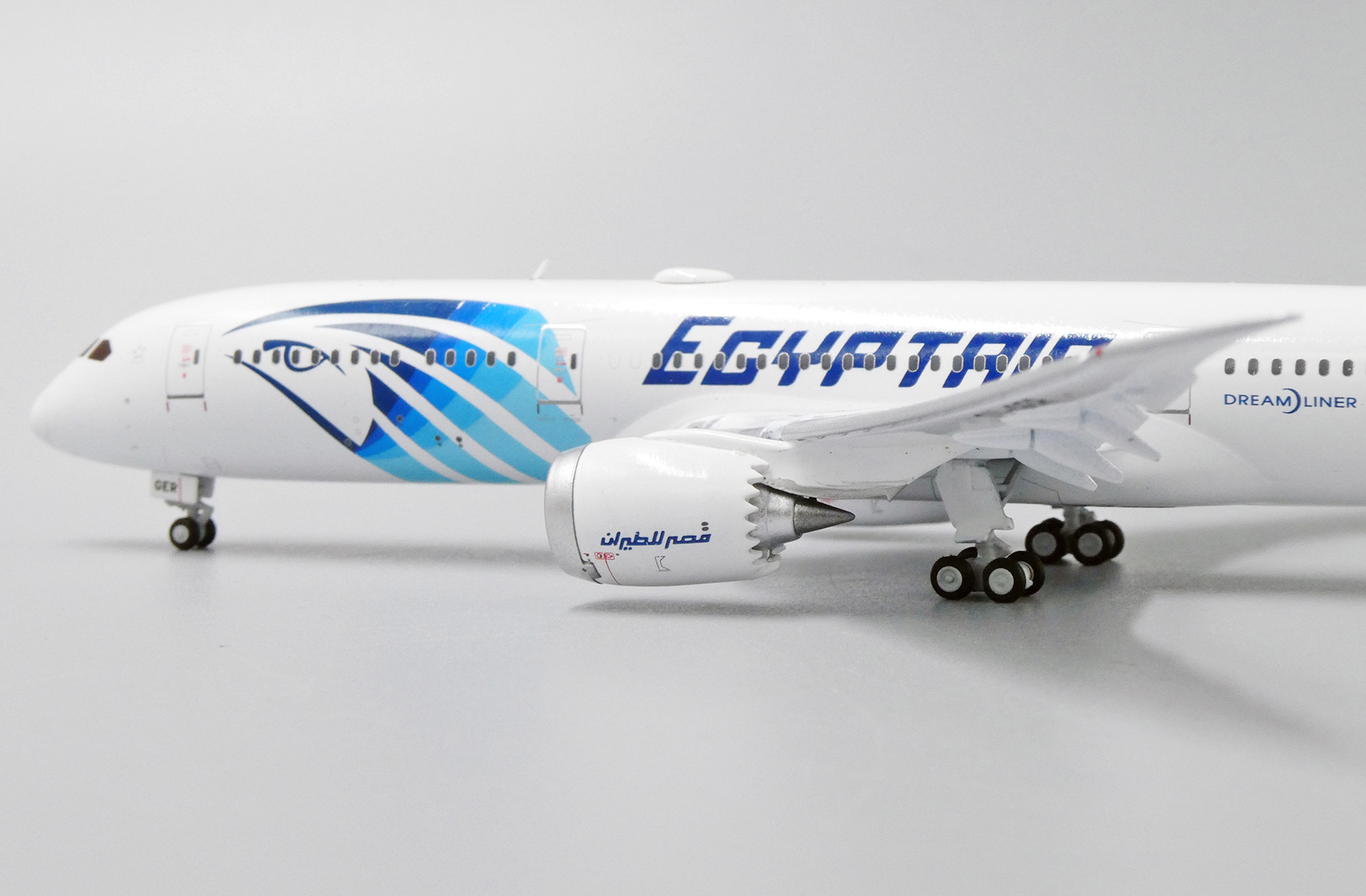pre-Painted/pre-Built JC Wings JCW4144 1:400 Egypt Air Boeing 787-9 Reg #SU-GER 