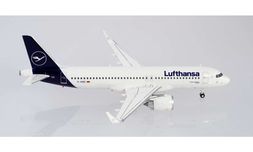 HE557979 Herpa Wings Lufthansa A320NEO 1:200 Model Airplane 