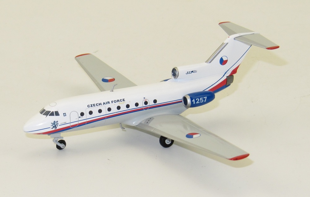 Herpa Wings Czech Air Force Yak-40241st Squadron 559898