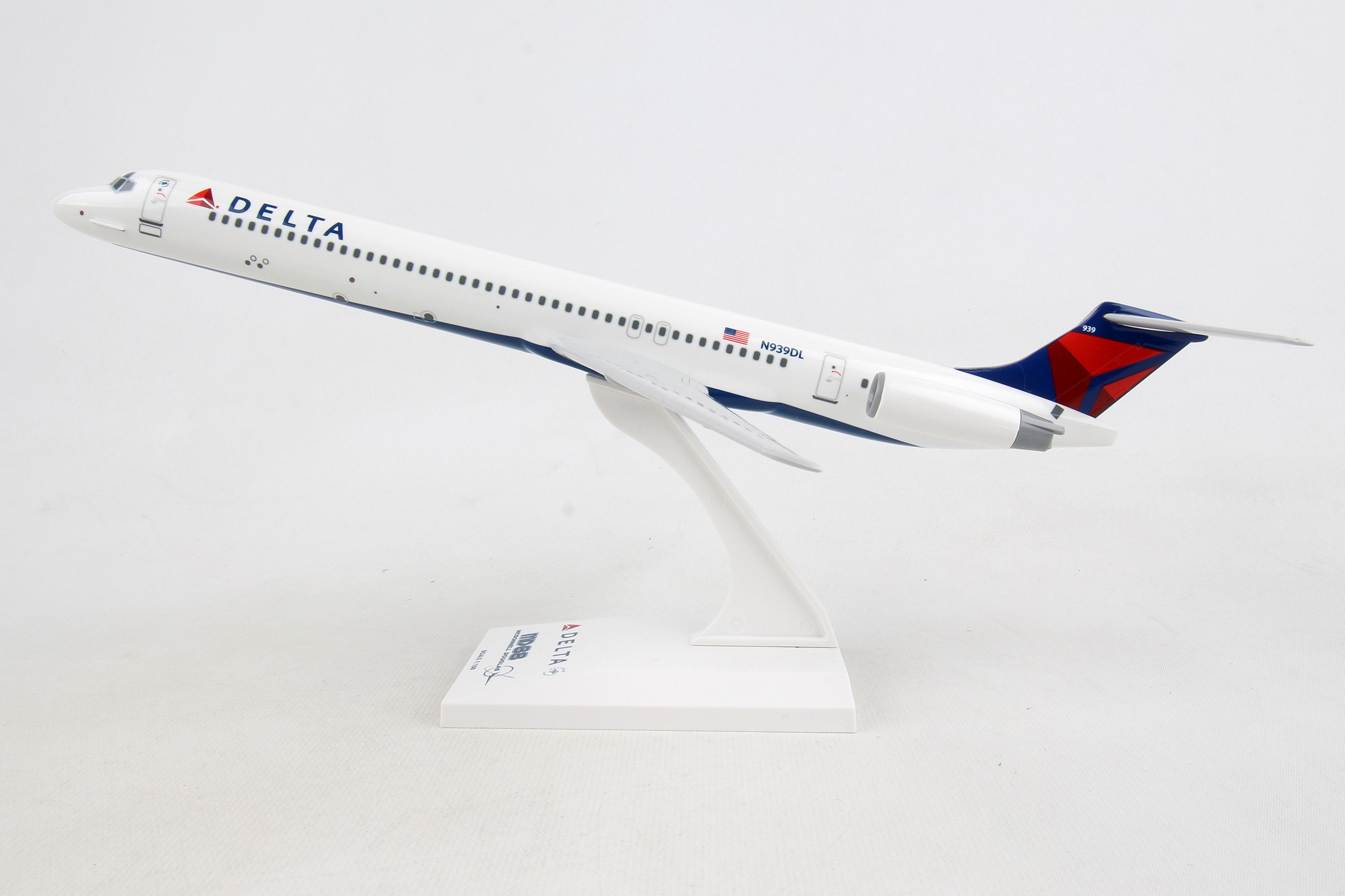 Delta Air Lines  McDonnell Douglas MD-88 1:150 SkyMarks FlugzeugModell SKR648 