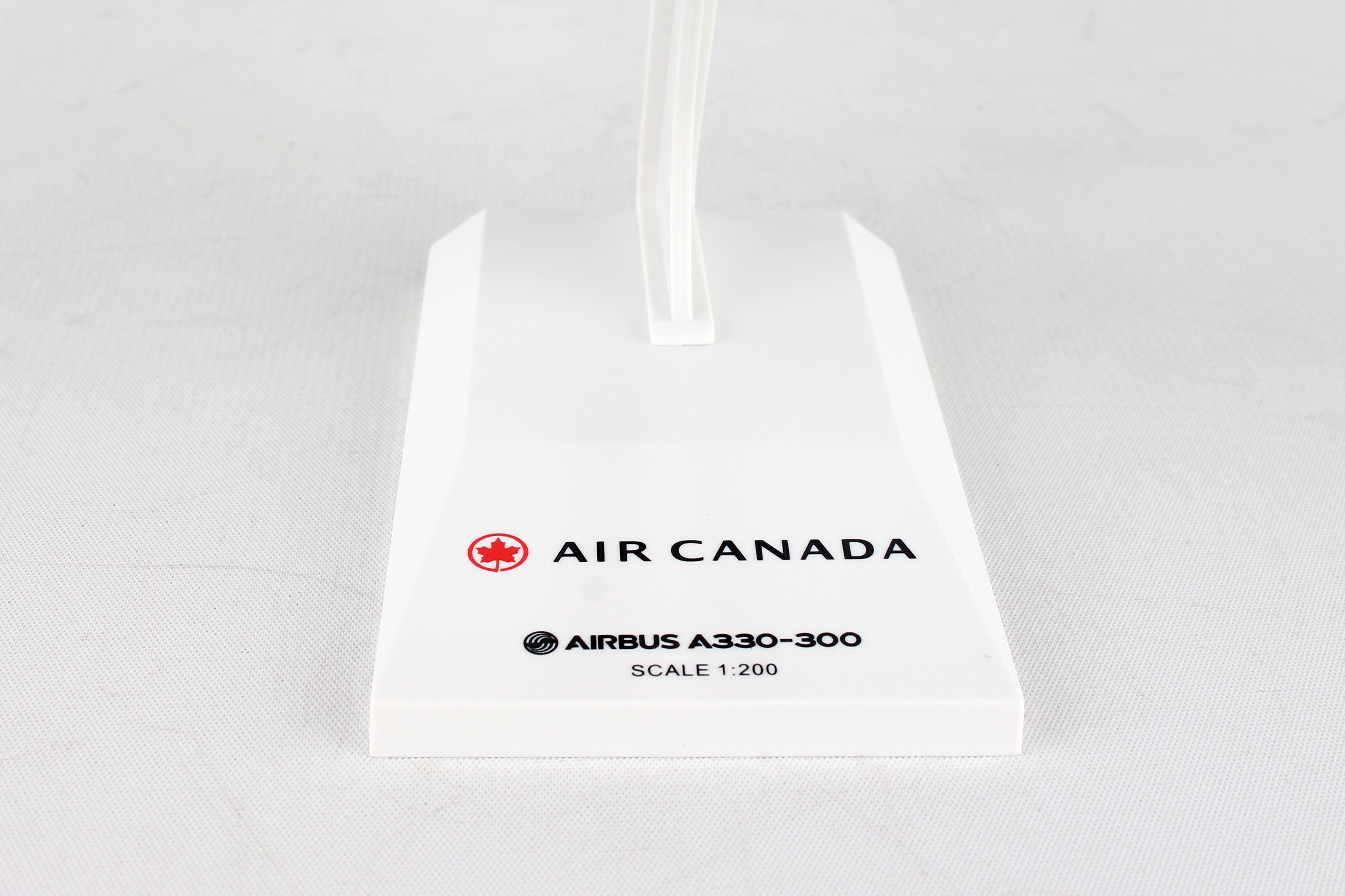 ScaleModelStore.com :: Skymarks 1:200 - SKR981 - Air Canada Airbus