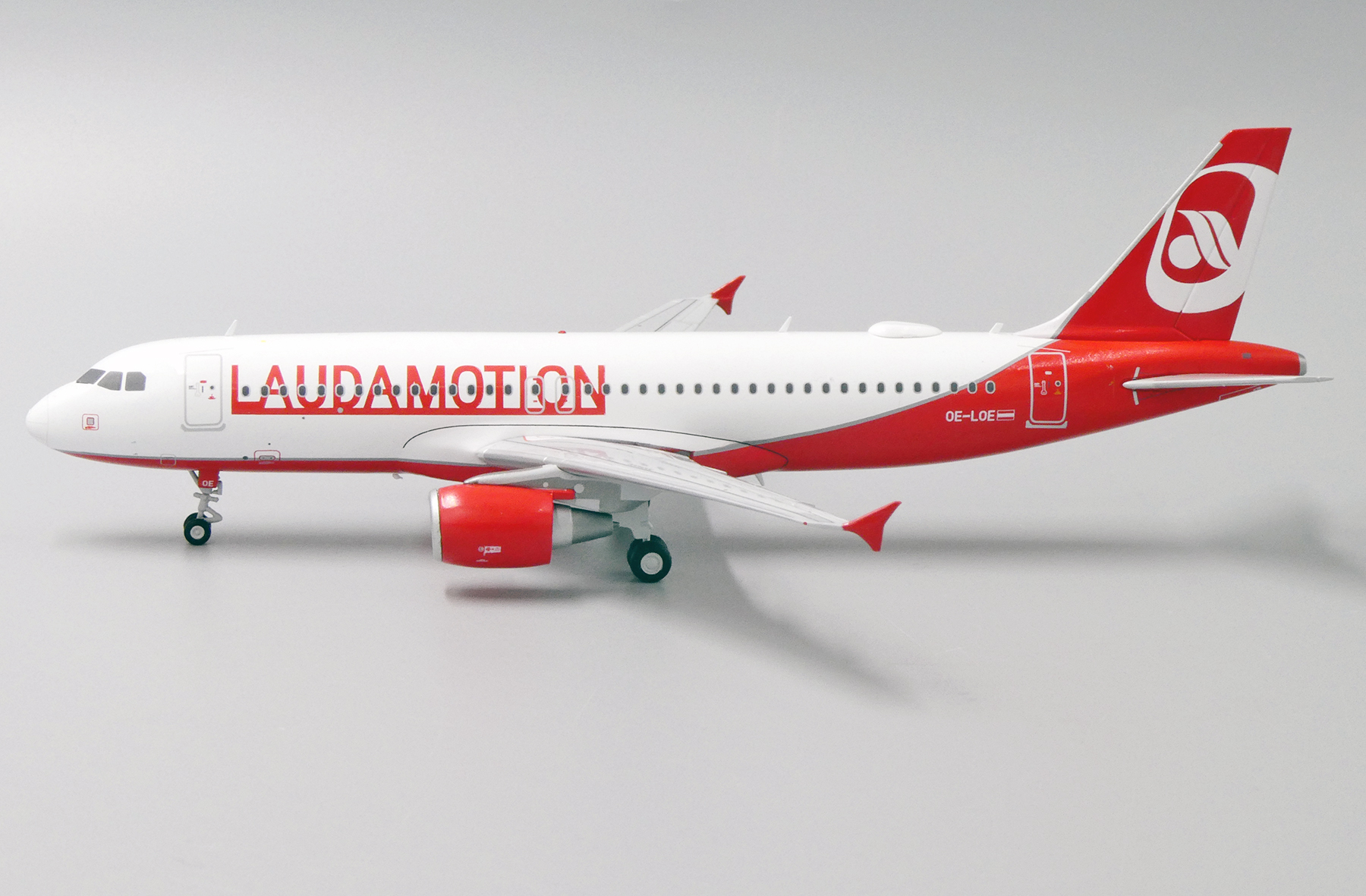 show original title Details about   Model airplane lauda Air Airbus a320 1:200 scale model collection oe-lob