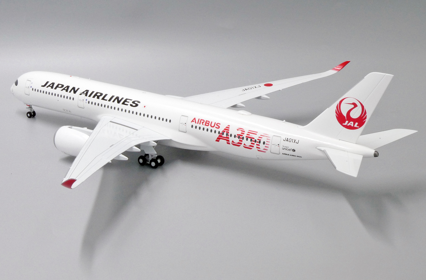 ScaleModelStore.com :: JC Wings 1:200 - EW2359001 - Japan Airlines 
