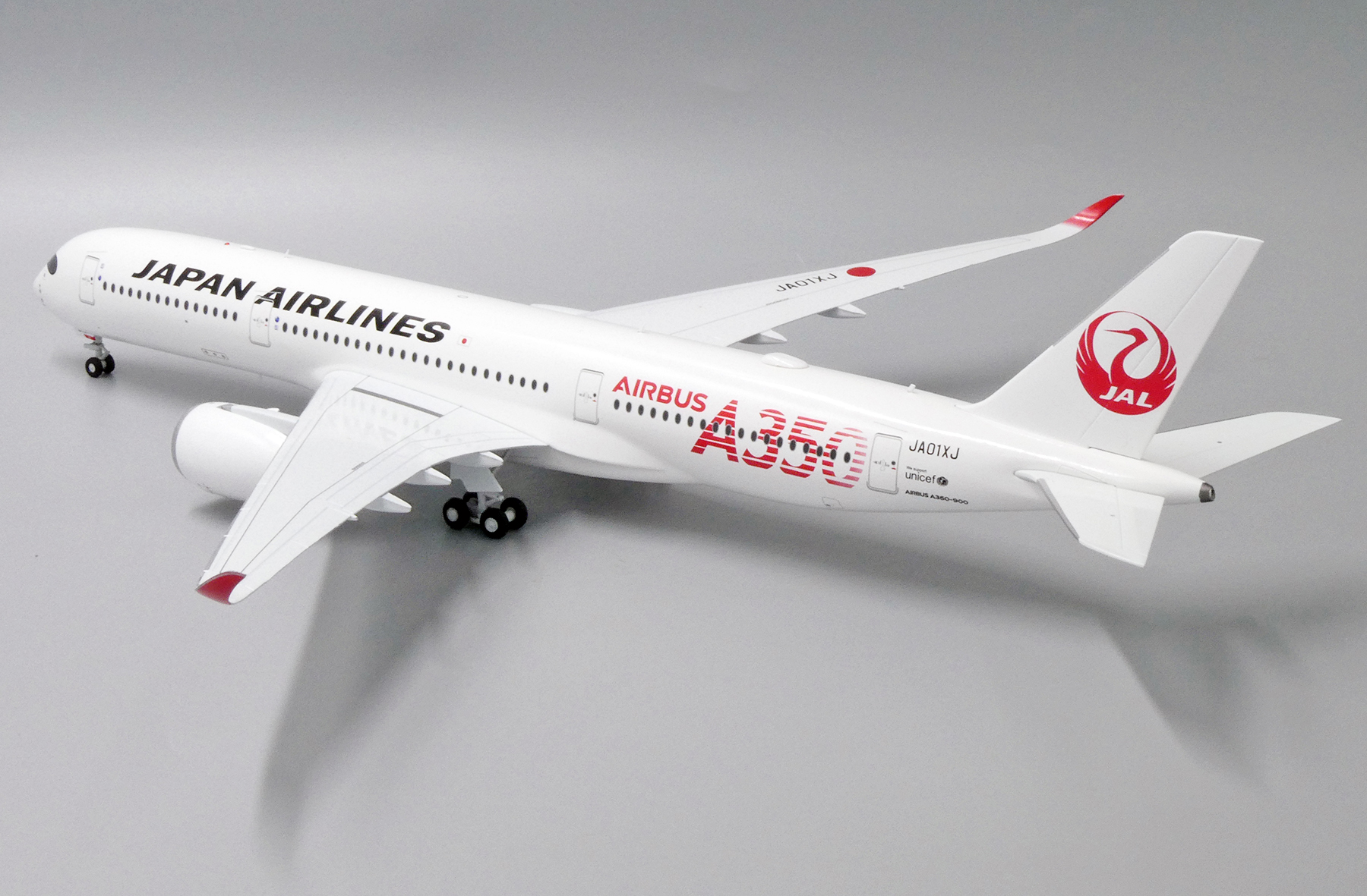 ScaleModelStore.com :: JC Wings 1:200 - EW2359001 - Japan Airlines