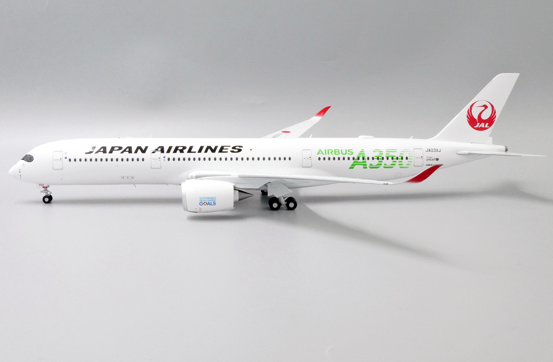 ScaleModelStore.com :: JC Wings 1:200 - EW2359003 - Japan Airlines