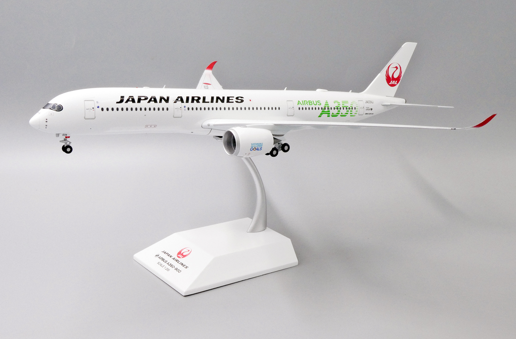 jcwings JAL JA03XJ 1/200 A350 3号機全日空商事 - 航空機