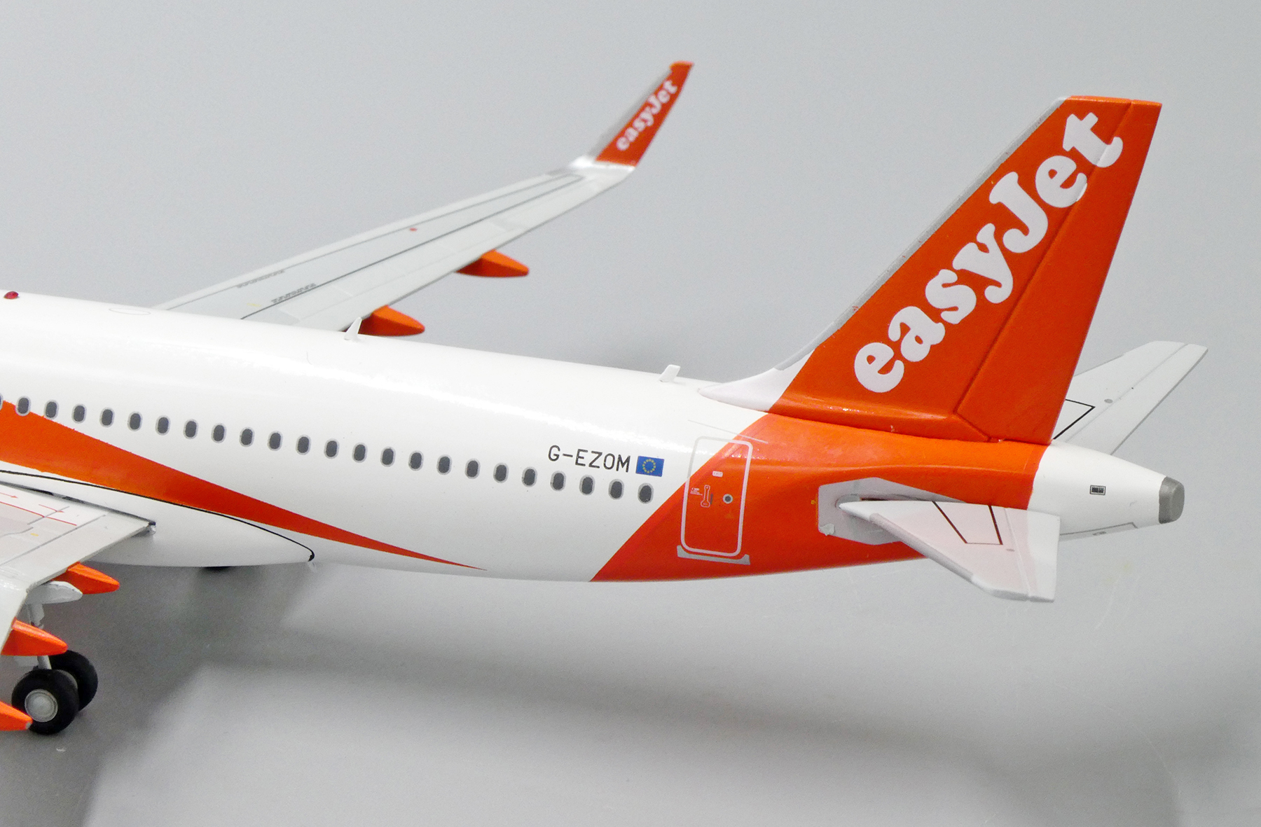 JC Wings 1200 EW2320001 EasyJet Airbus A320