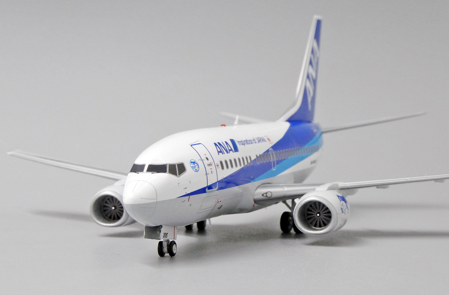 Details about   JC WINGS JCEW2735004-1/200 ANA WINGS BOEING 737-500 FAREWELL JA305K WITH STAND 