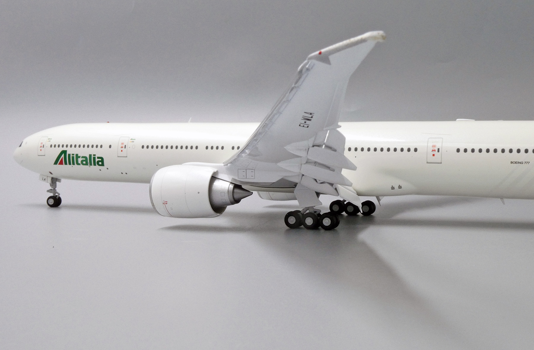 Modellino Boeing 777-200 Alitalia I-DISD Scala 1:200 InFlight 200, Edizione Limitata Con Supporto