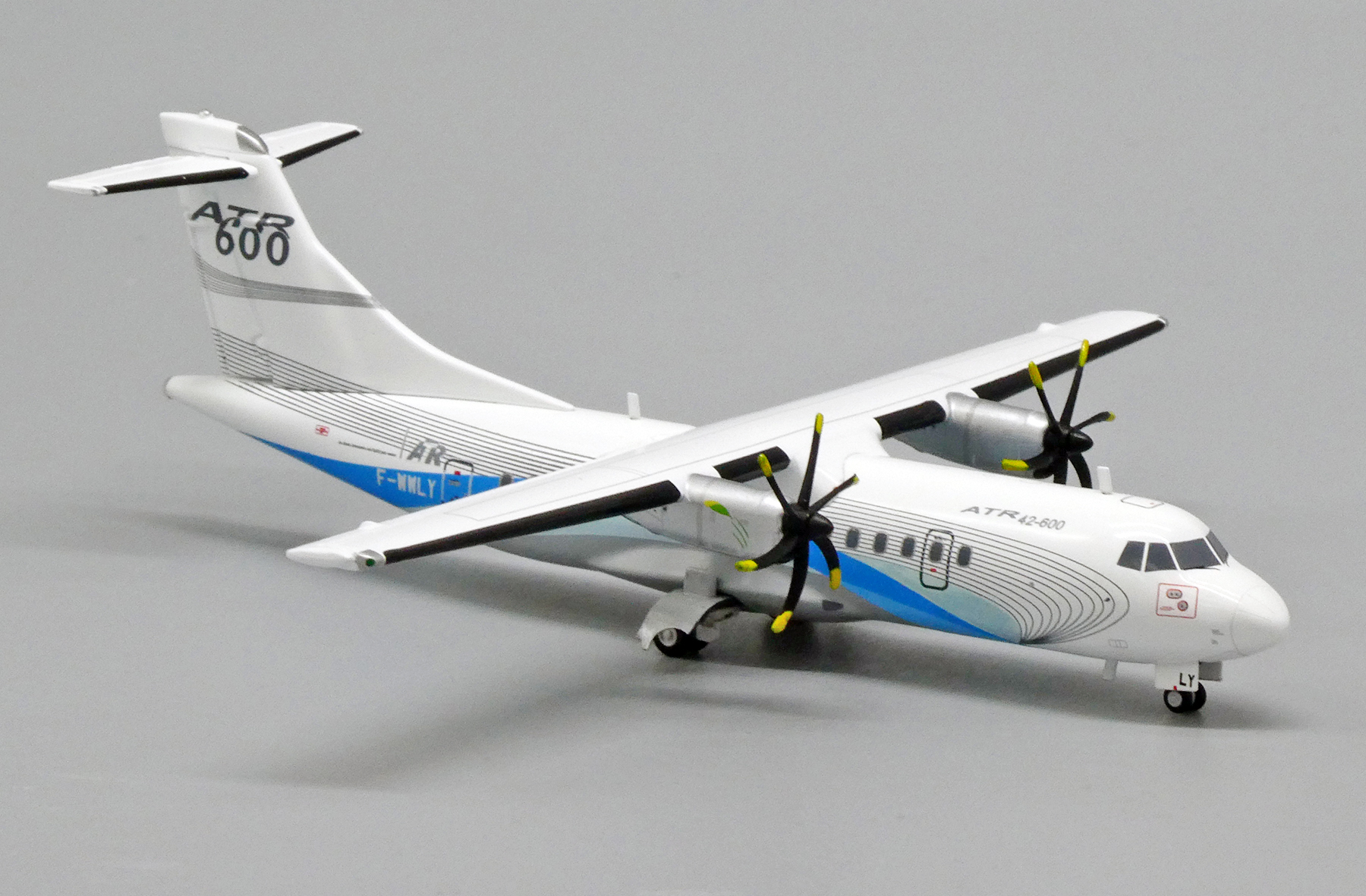 :: JC Wings 1:200 LH2234 ATR House Colours ATR42-600