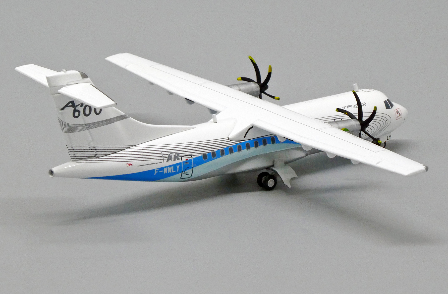 JC Wings 1:200 Aerospatiale ATR-42-600 'House Colours' F-WWLY Diecast Model 