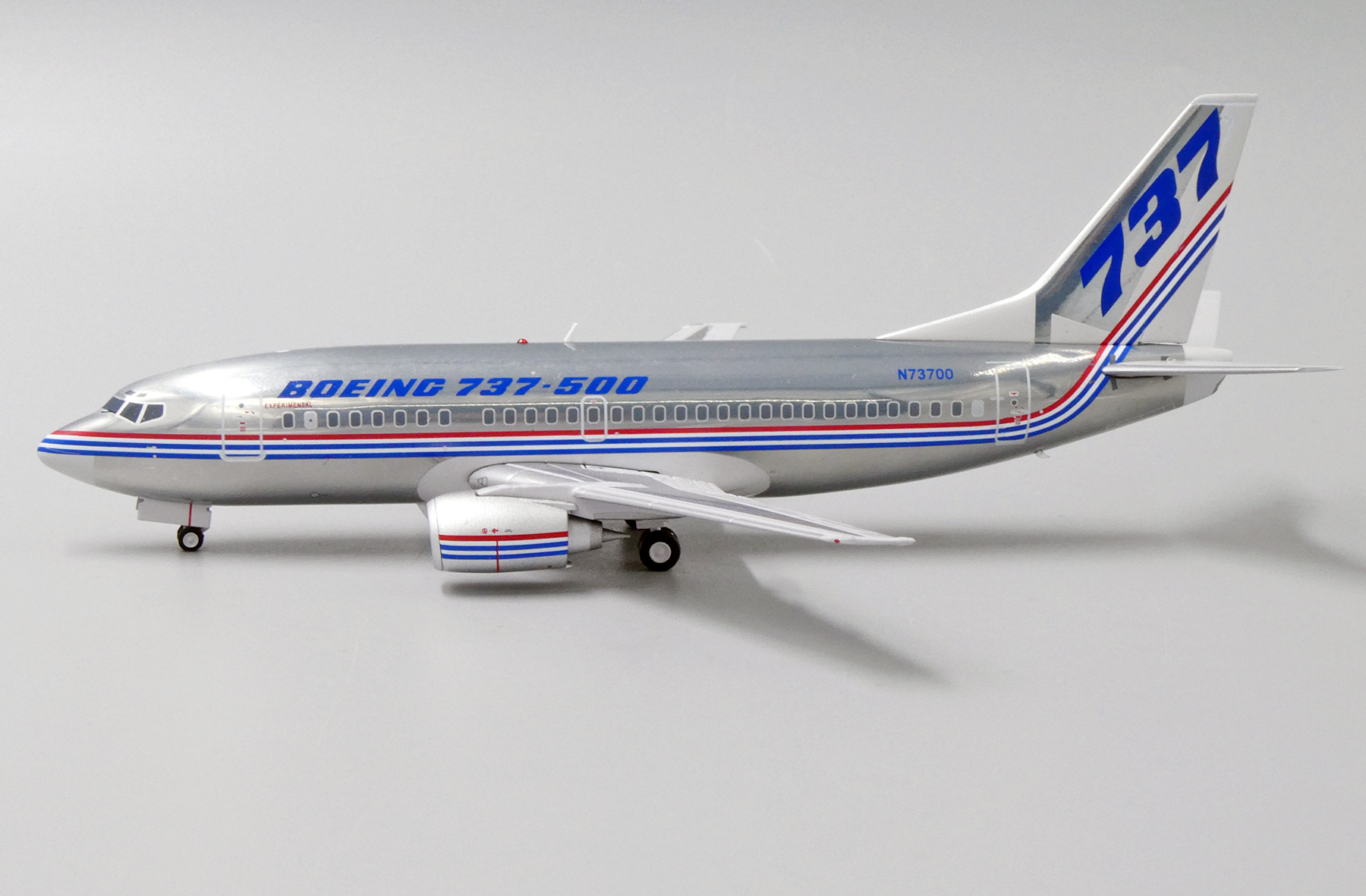 Flight Miniatures Boeing 737-500 House Colors 1981 Demo Livery 1:200 Scale New 