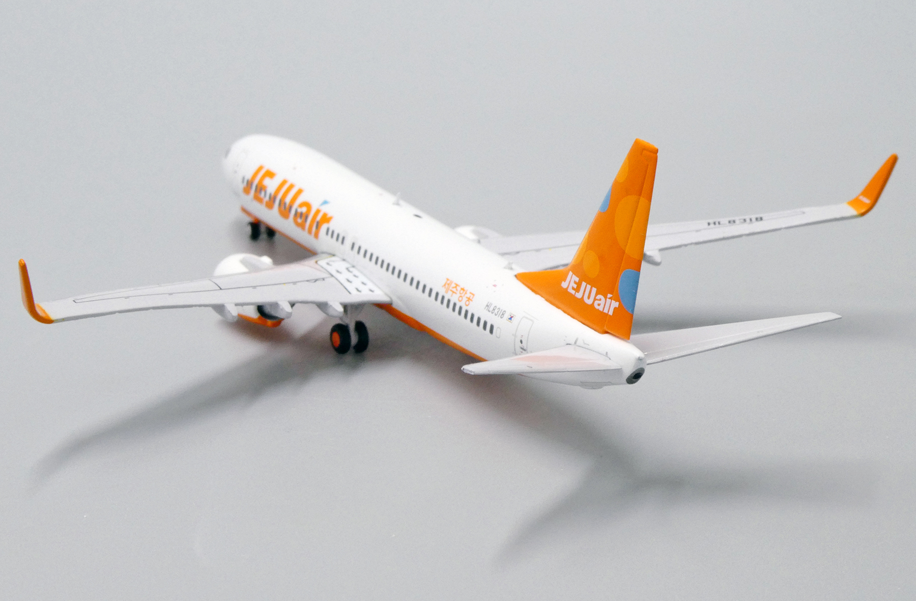 ScaleModelStore.com :: JC Wings 1:400 - XX4199 - Jeju Air Boeing …
