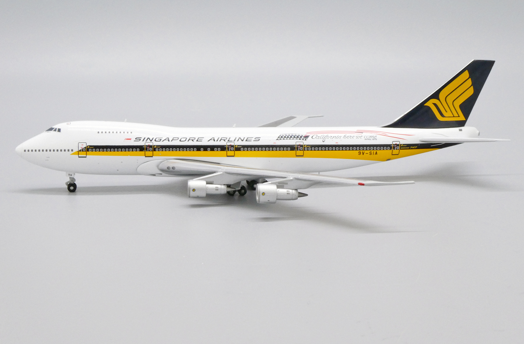 Singapore Airlines Boeing 747-200
