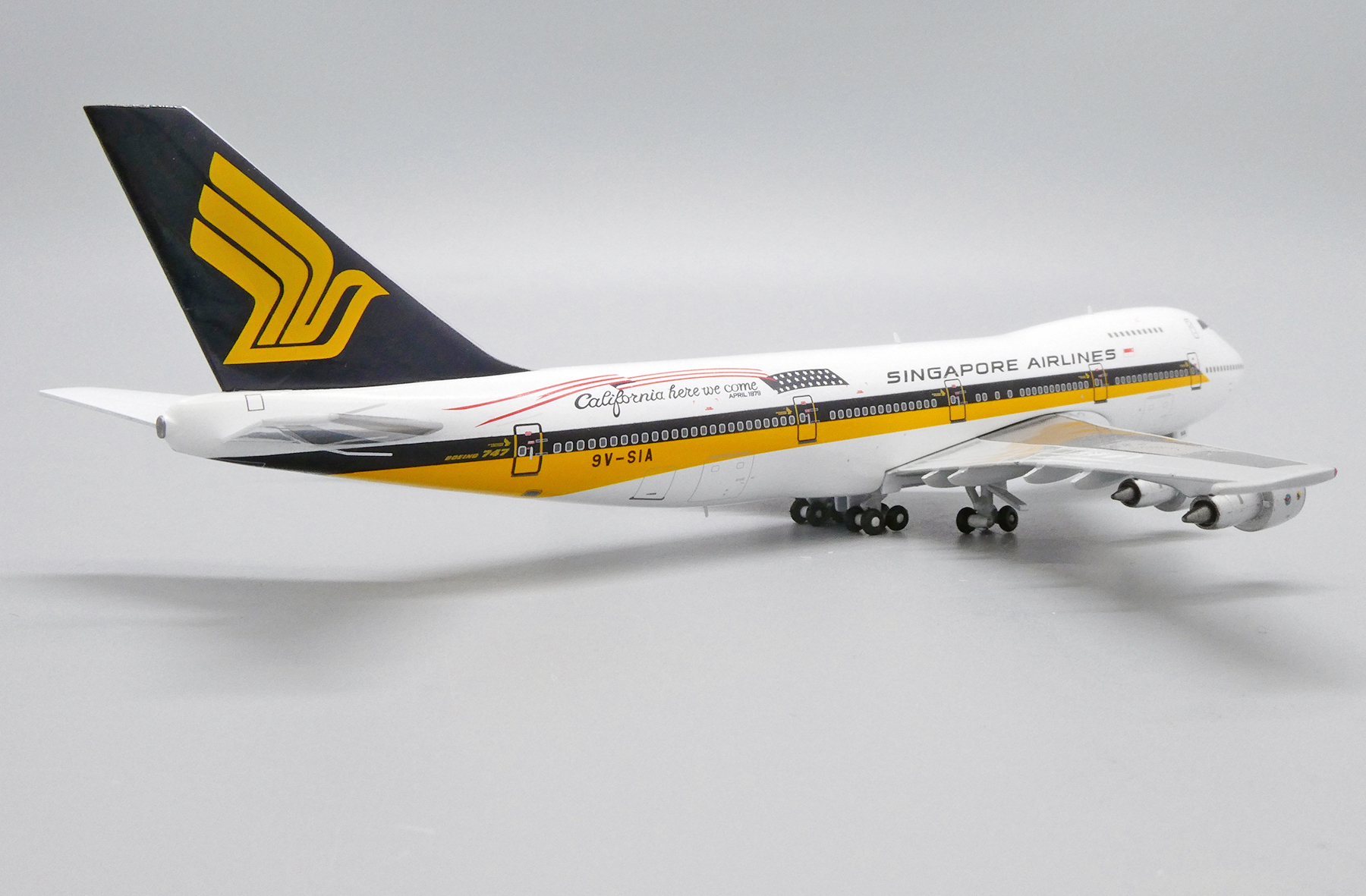 Singapore Airlines Boeing 747-200