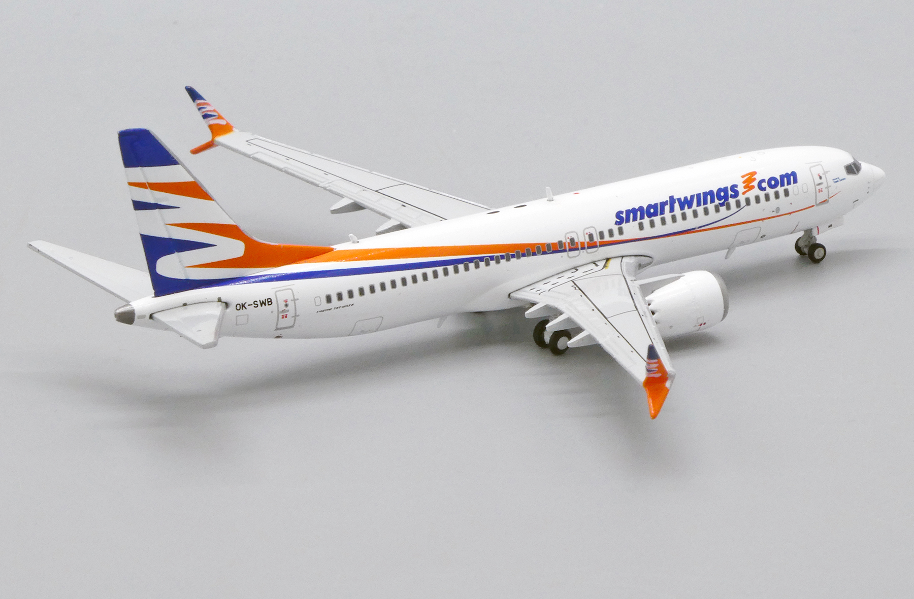 OK-SWB WITH ANTENNA JC WINGS JCLH4189 1/400 SMARTWINGS BOEING 737-8 MAX REG 
