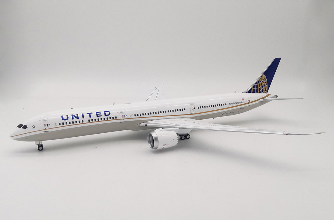 United Airlines Boeing 787-10