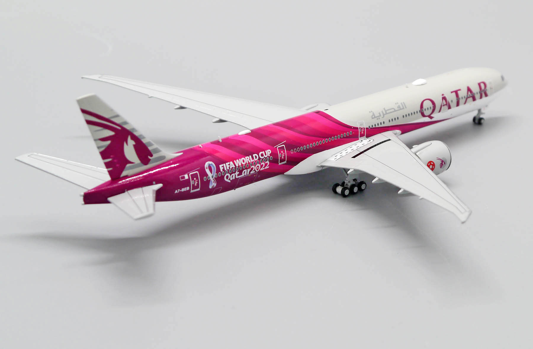 人気スポー新作 Jcwings製 カタール航空 77 300er 1 0 航空機