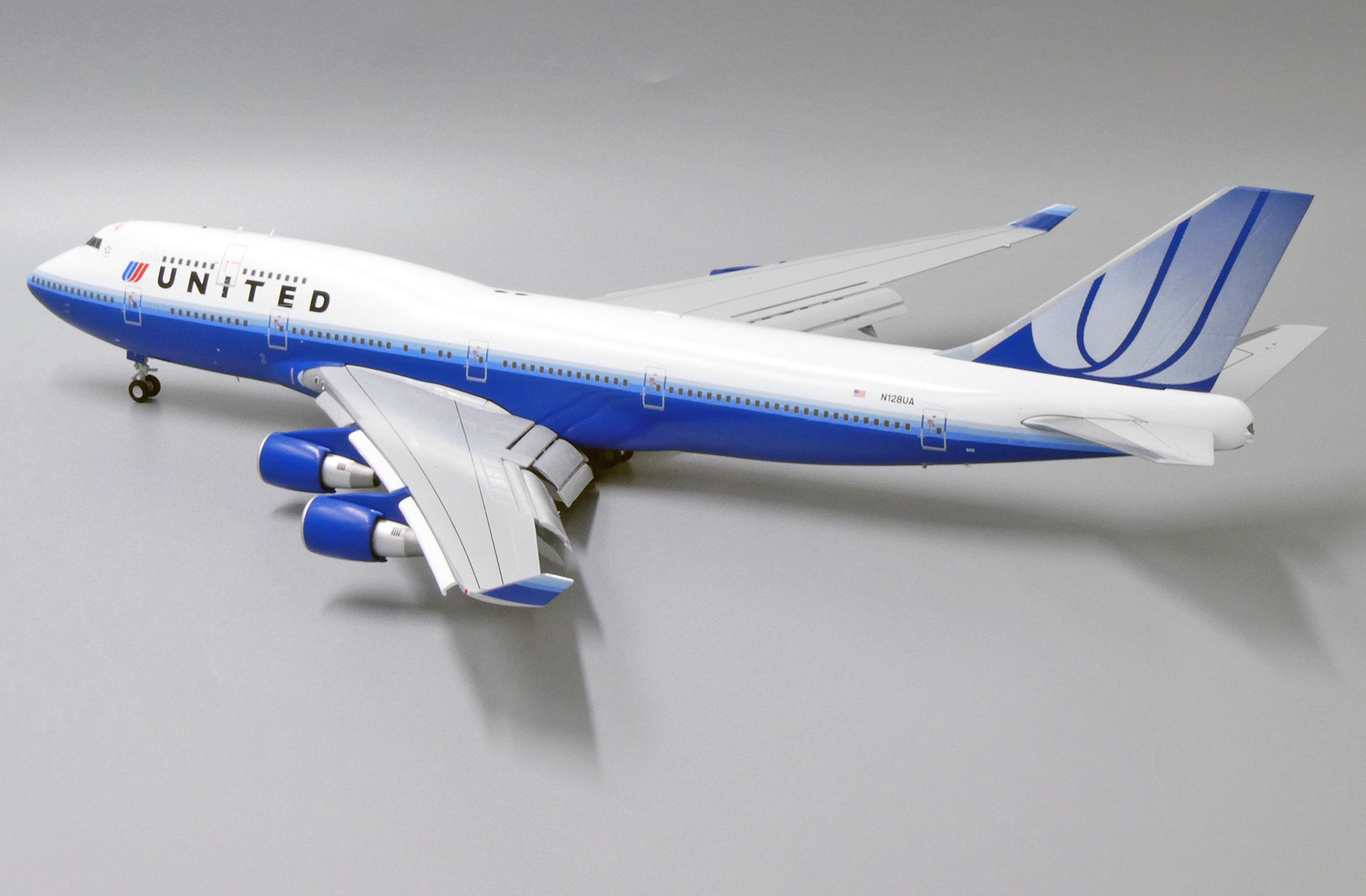 BOEING 747-400 REG Details about   JC WINGS XX2266 1/200 UNITED AIRLINES N104UA WITH STAND 