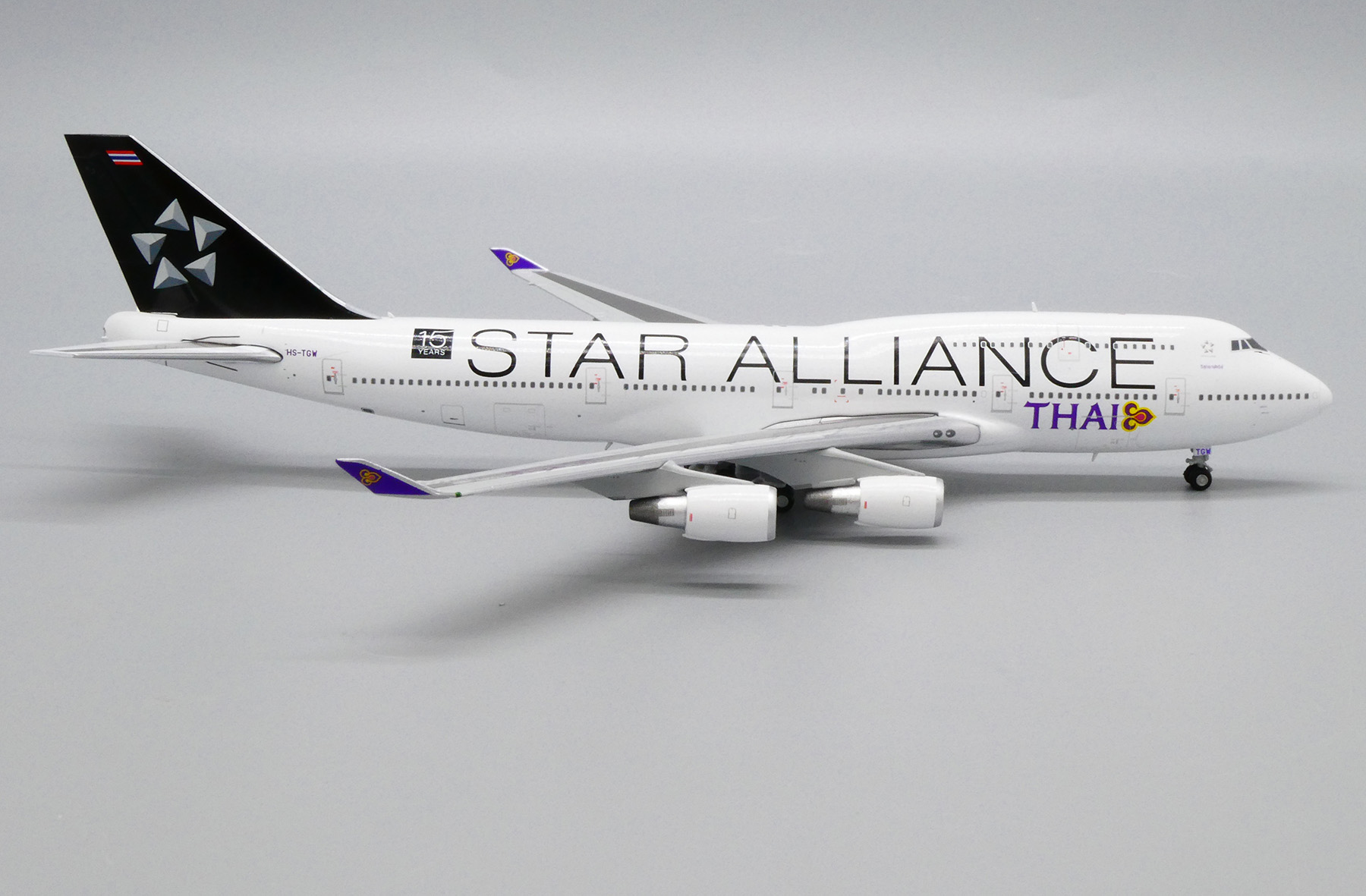 Asiana A321 Star Alliance HL7730 With Aircraft tug truck JC Wing 1:400 XX4071 