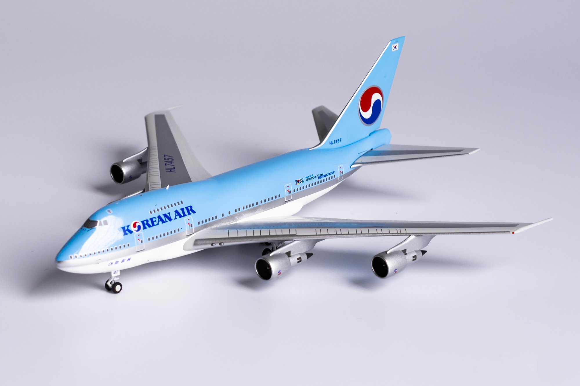 Eastern Express 1/144 Airliner Boeing 747SP Korean Air EE144153_4 