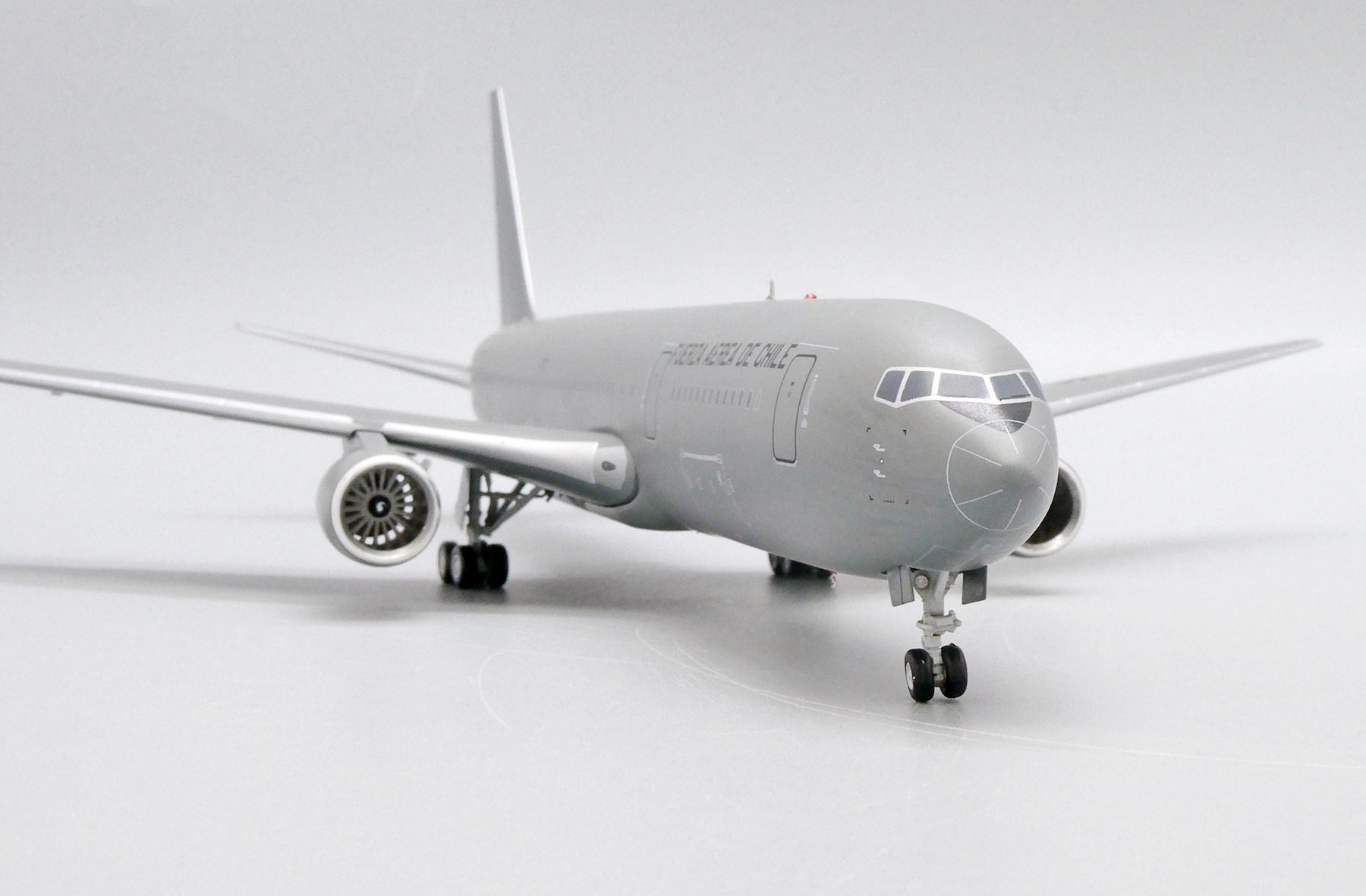 ScaleModelStore.com :: JC Wings 1:200 - LH2254 - Chilean Air