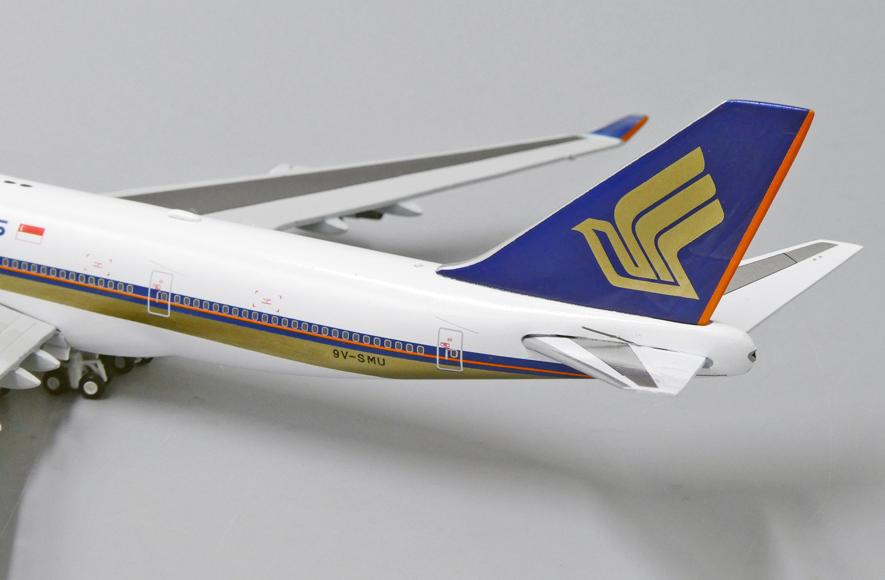 超レア、超ビッグ飛行機模型1/100サイズ シンガポール航空 ボーイング747