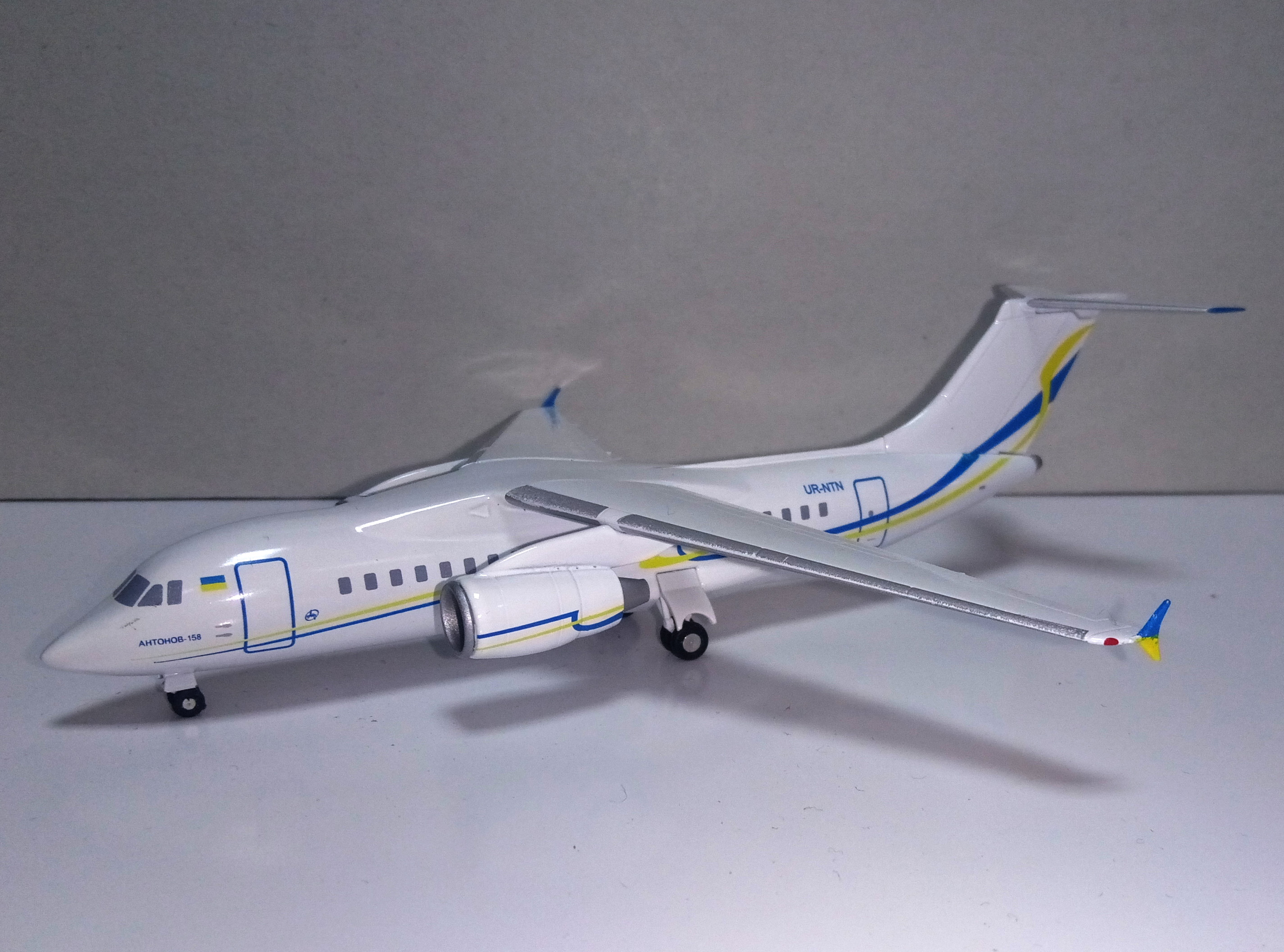 scalemodelstore-kum-models-1-200-ur-ntn-antonov-design