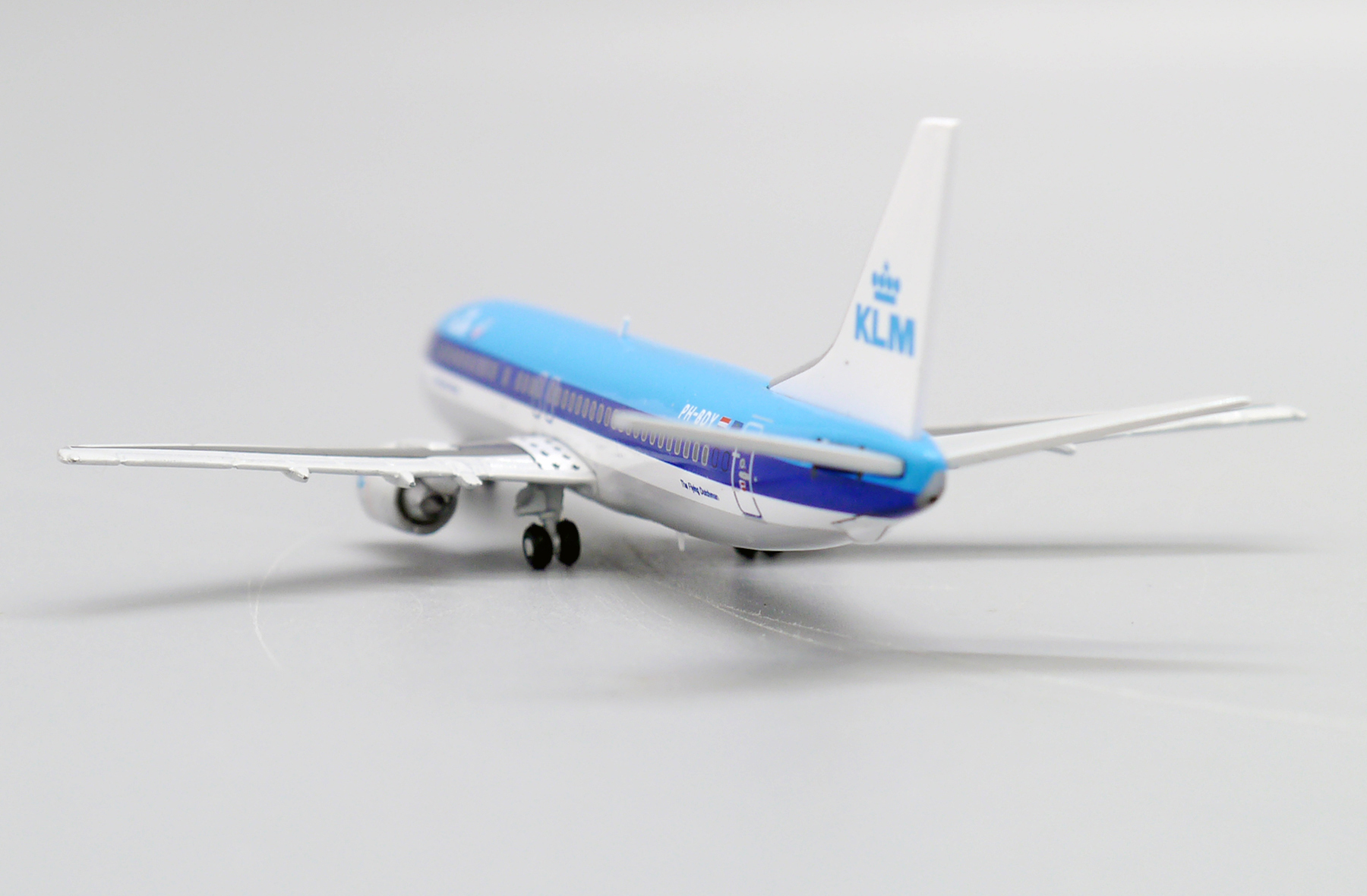 BOEING 737-400SF MERCADO LIVRE REG: PR-SDM WITH STAND - JC WINGS