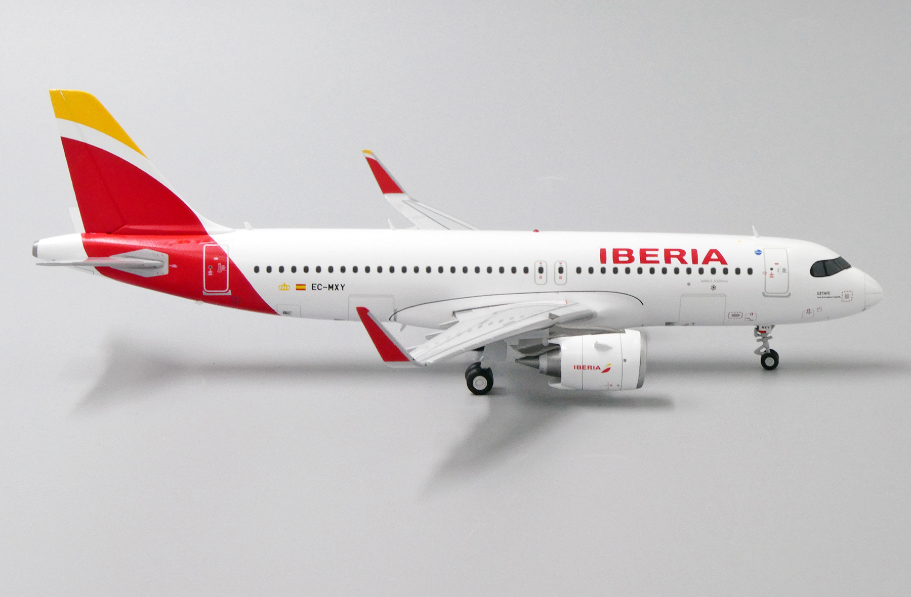 JCWINGS JC2083 1/200 AIRBUS A320NEO IBERIA REG EC-MXY WITH STAND