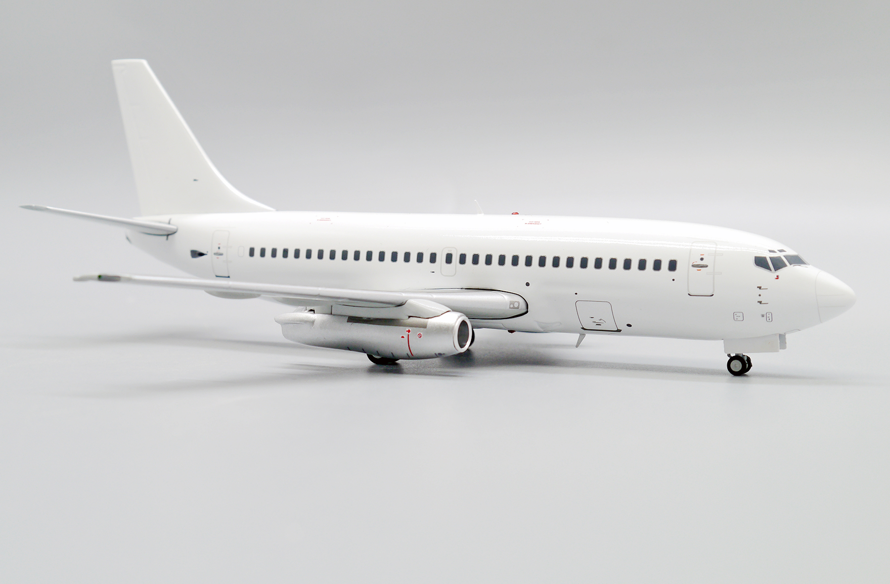 BOEING 737-400SF MERCADO LIVRE REG: PR-SDM WITH STAND - JC WINGS JC20103  1/200