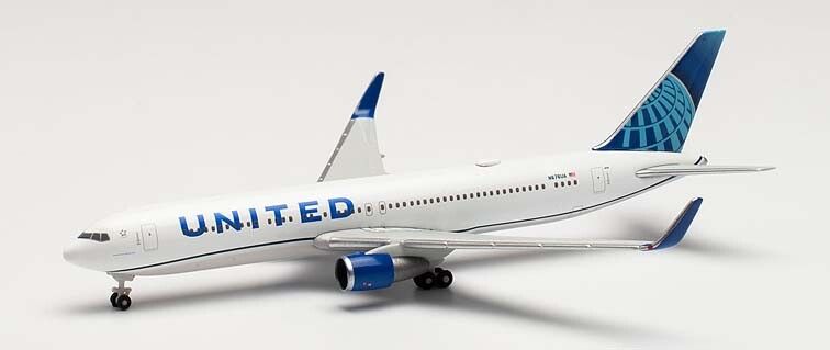 SkyMarks United Airlines Boeing 767-300 SKR626 1/150 Reg# N674UA New Color NIB 