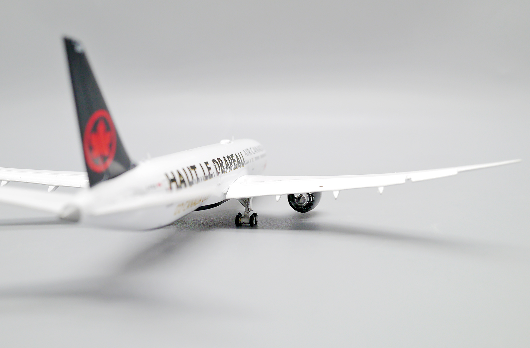 ScaleModelStore.com :: JC Wings 1:400 - EW4789013A - Air
