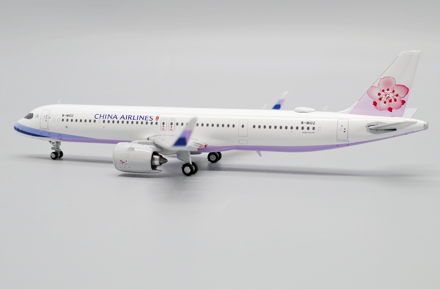 Details about   JCWINGS JCLH4088 1/400 AIRBUS INDUSTRIE A321NEO REG D-AVXA WITH ANTENNA 