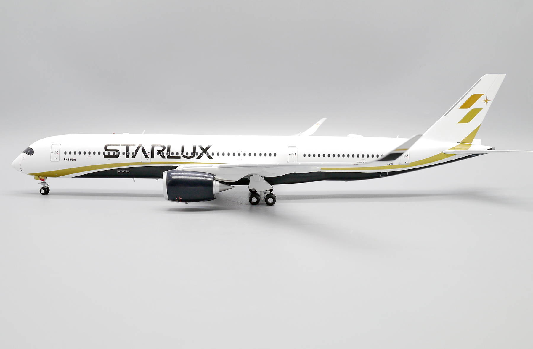 Starlux Airbus A350-900