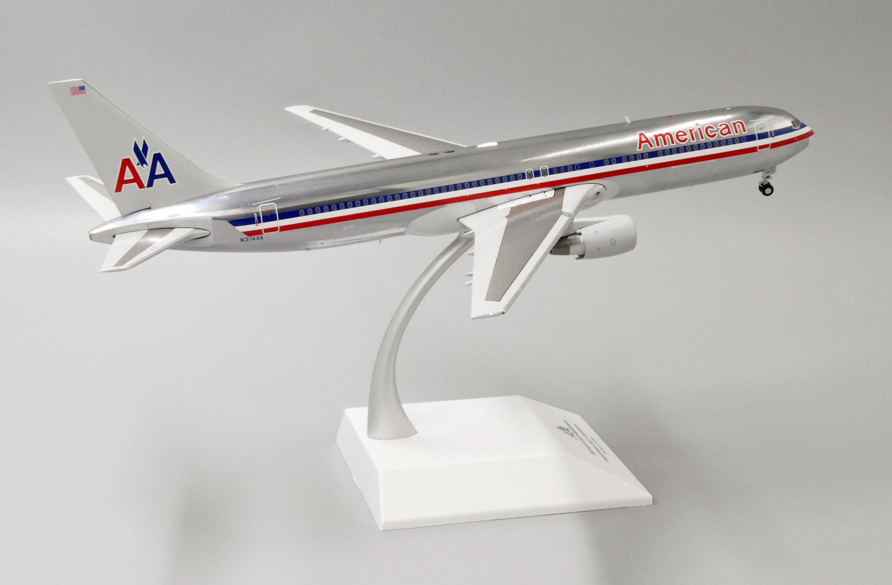 ScaleModelStore.com :: JC Wings 1:200 - LH2171 - American