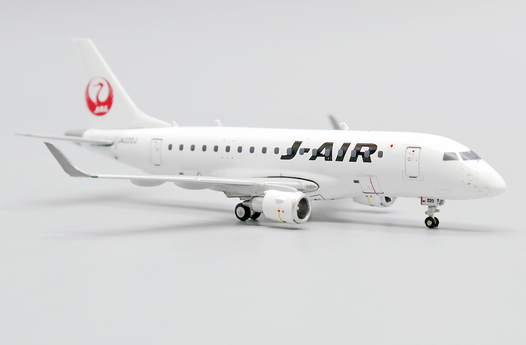 ScaleModelStore.com :: JC Wings 1:400 - EW4170004 - J-Air